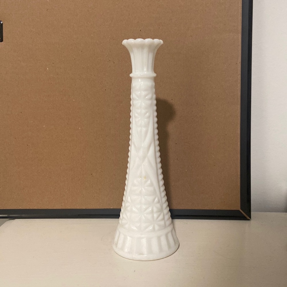 Milk glass vase
